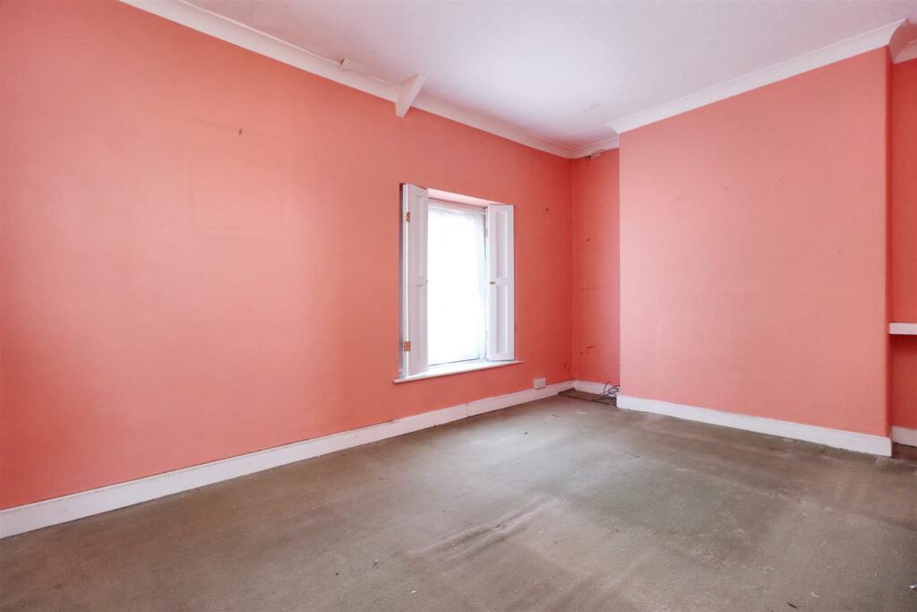 Additional property image - Character home in central Clevedon location