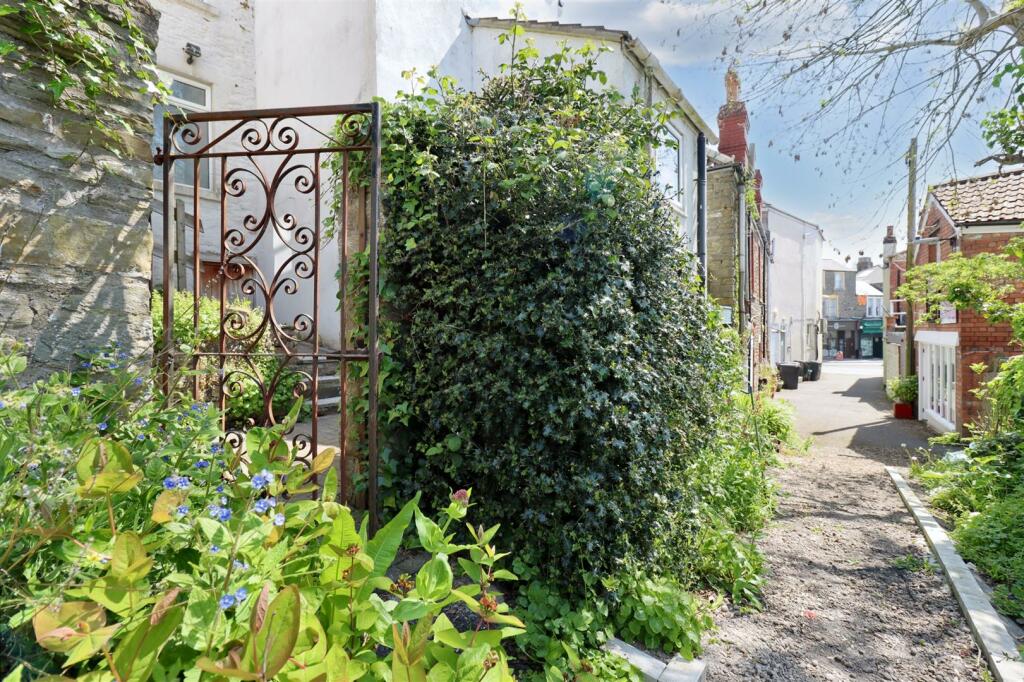 Additional property image - Character home in central Clevedon location