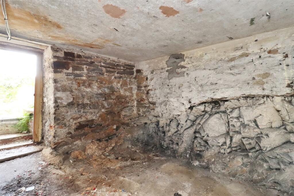 Additional property image - Character home in central Clevedon location