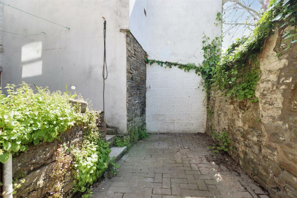 Additional property image - Character home in central Clevedon location