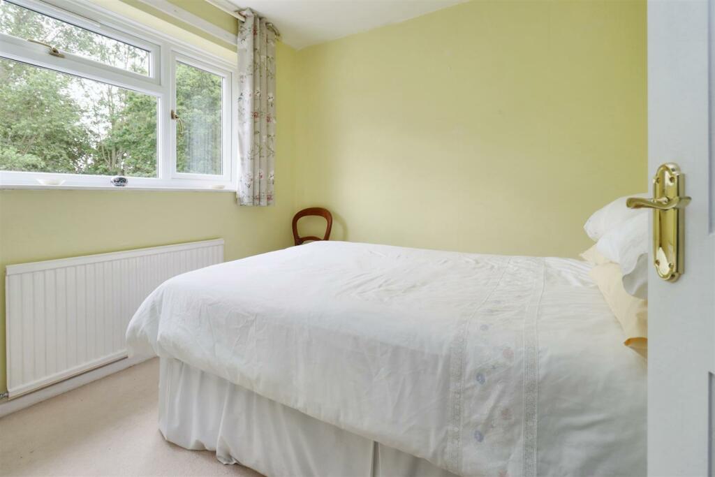 Additional property image - Position close to Clevedon Town Centre