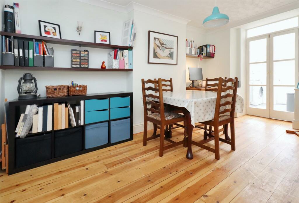 Additional property image - Short walk to Clevedon Town Centre
