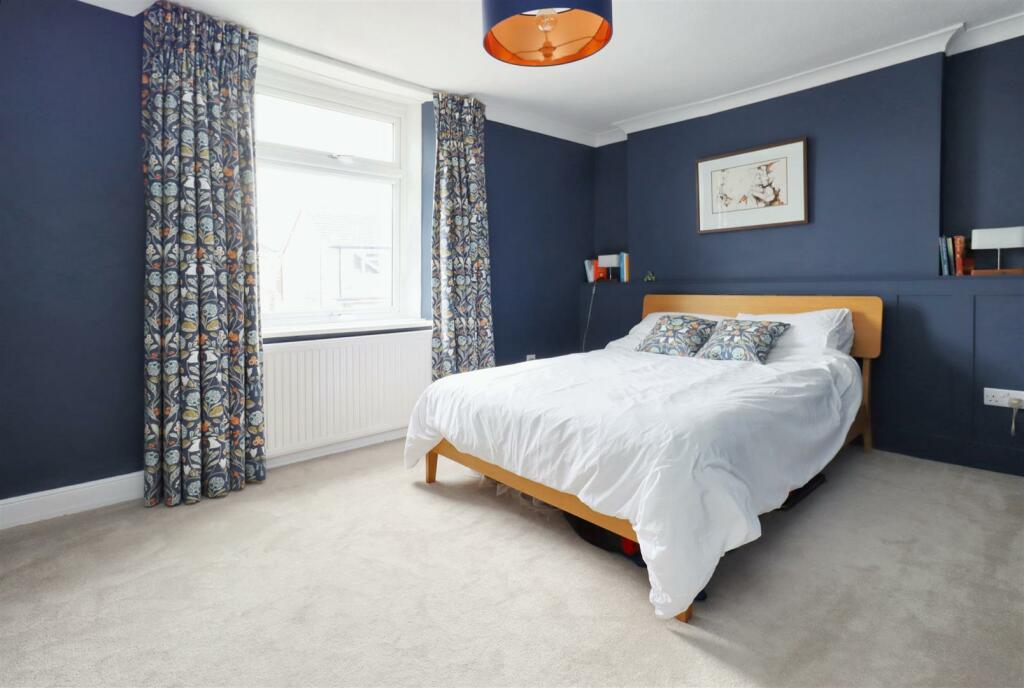 Additional property image - Short walk to Clevedon Town Centre