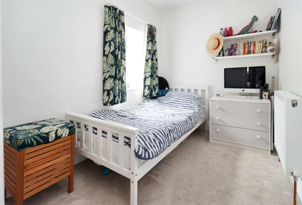Additional property image - Short walk to Clevedon Town Centre