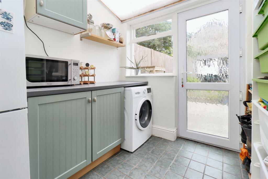 Additional property image - Short walk to Clevedon Town Centre