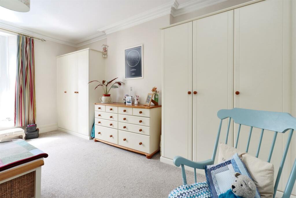 Additional property image - Victorian apartment with parking in Mid Clevedon
