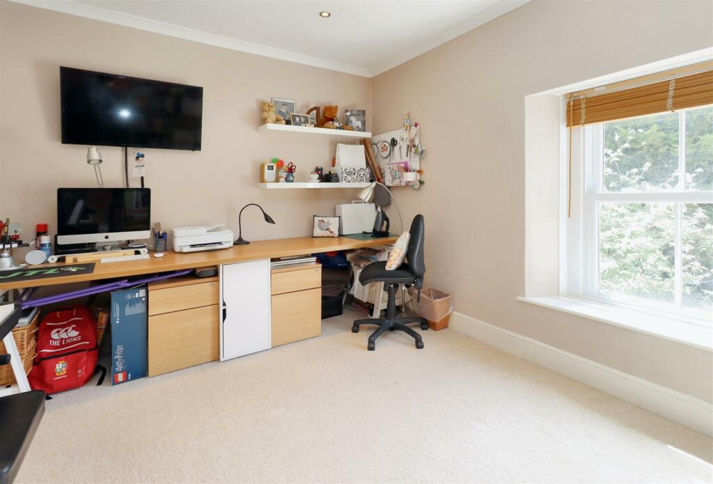 Additional property image - Victorian apartment with parking in Mid Clevedon