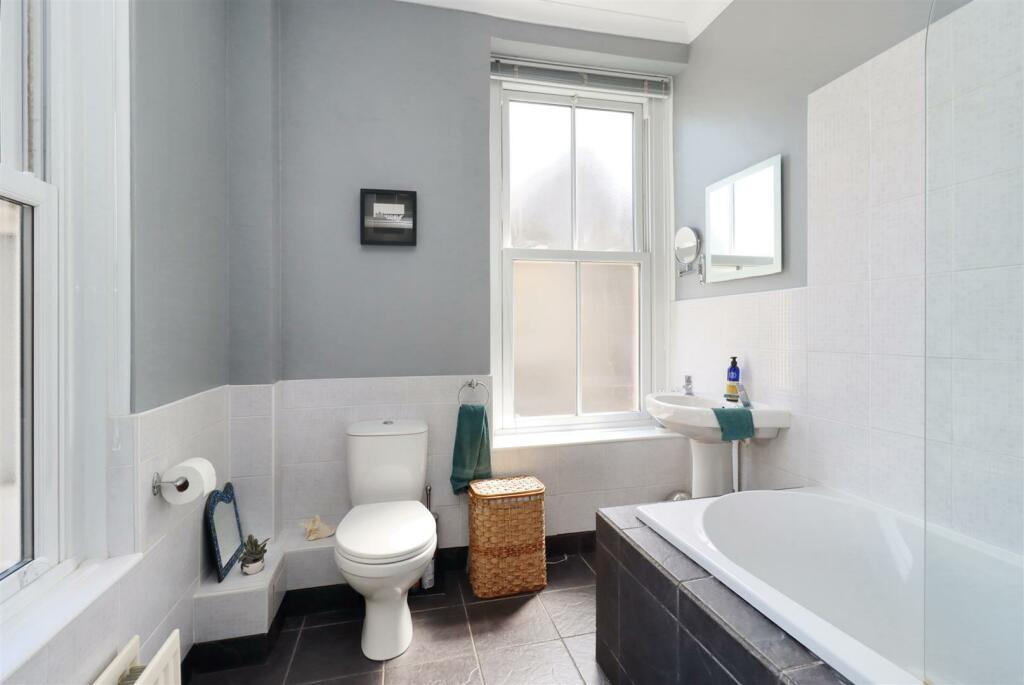 Additional property image - Victorian apartment with parking in Mid Clevedon