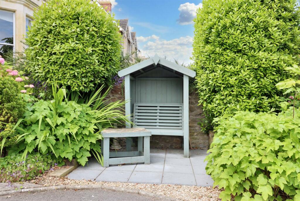 Additional property image - Victorian apartment with parking in Mid Clevedon
