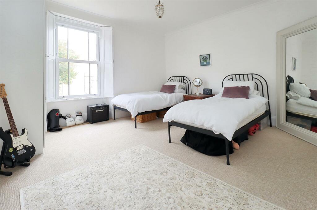 Additional property image - Prime location on Clevedon Seafront