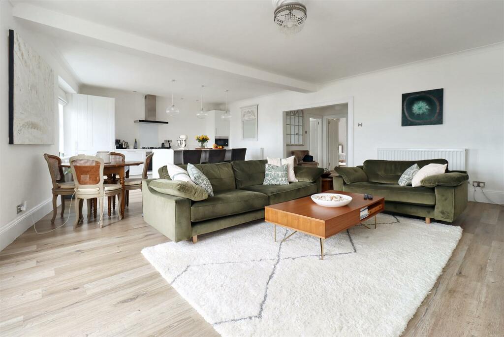 Additional property image - Prime location on Clevedon Seafront