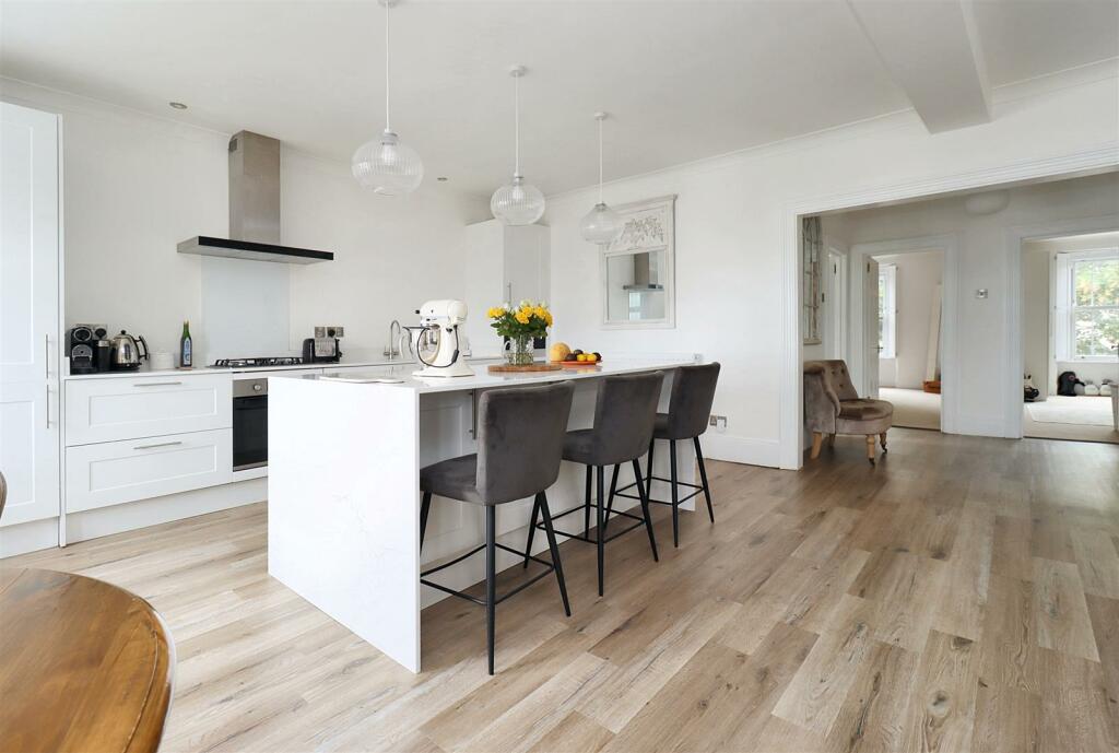 Additional property image - Prime location on Clevedon Seafront