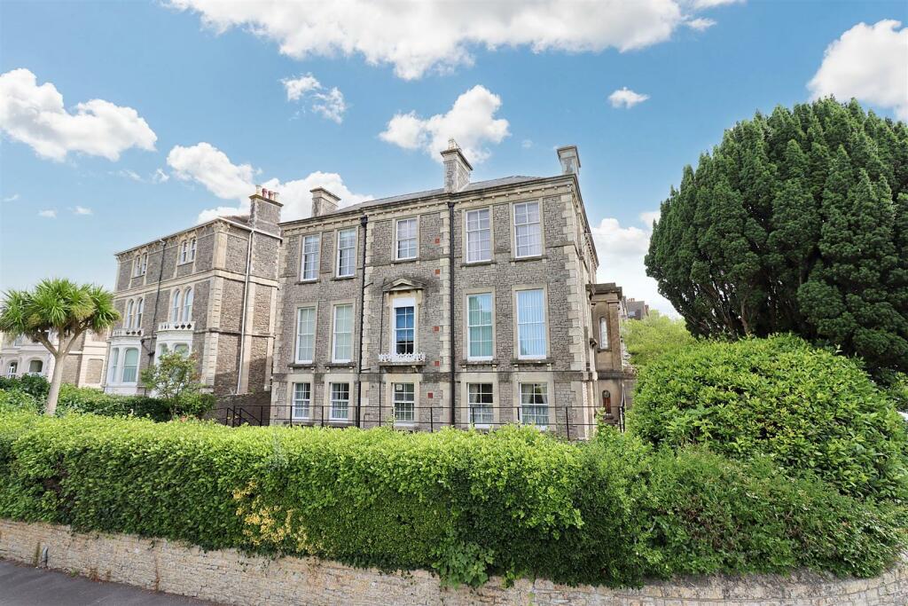 Main image of property: Hall floor apartment close to Clevedon seafront