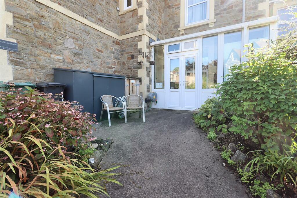 Additional property image - Great location close to Clevedon Seafront