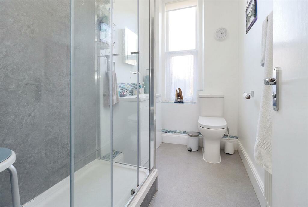 Additional property image - Great location close to Clevedon Seafront