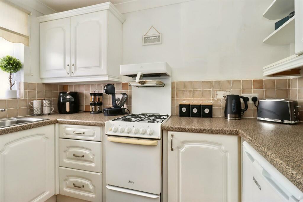 Additional property image - Within a cul de sac close to Clevedon riverbank walks