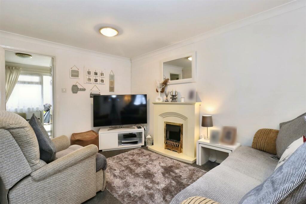 Additional property image - Within a cul de sac close to Clevedon riverbank walks