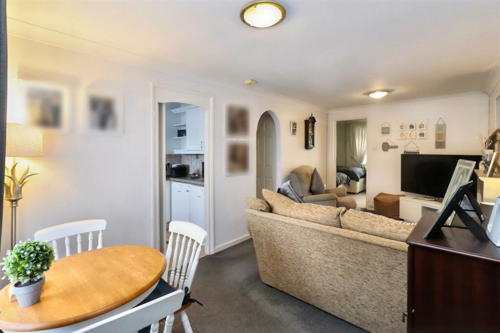 Additional property image - Within a cul de sac close to Clevedon riverbank walks