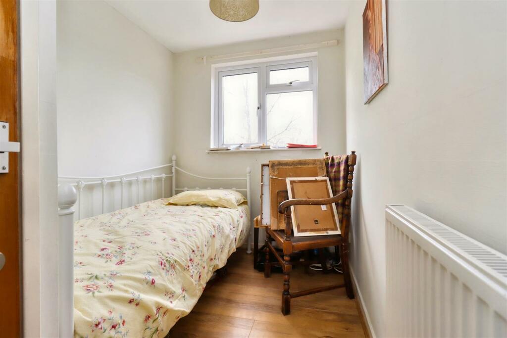 Additional property image - Adjacent to coastal walks in Clevedon
