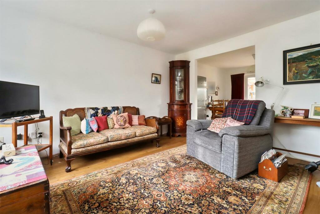 Additional property image - Adjacent to coastal walks in Clevedon