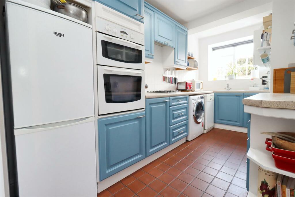 Additional property image - Prime location almost immediate to Clevedon Seafront
