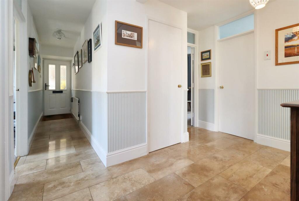Additional property image - Prime location almost immediate to Clevedon Seafront