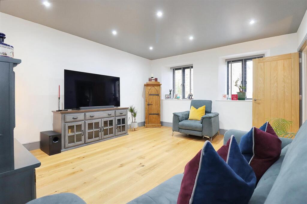 Additional property image - Beautifully converted barn in East Clevedon