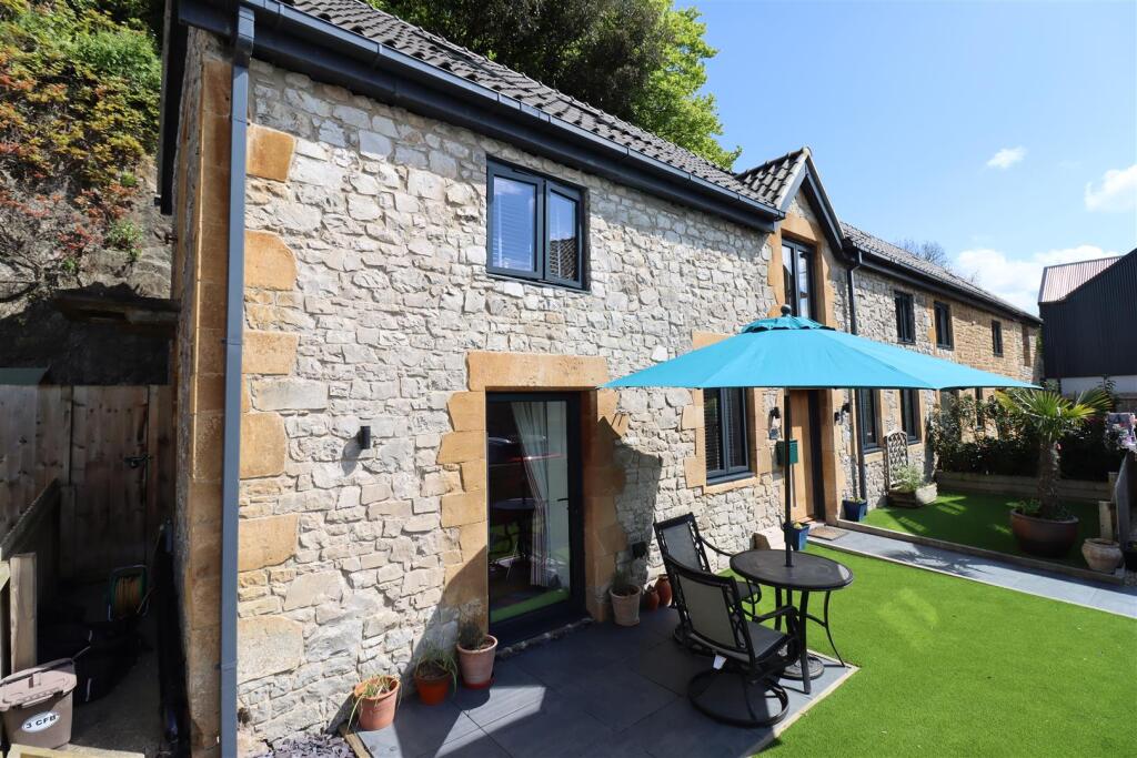 Additional property image - Beautifully converted barn in East Clevedon