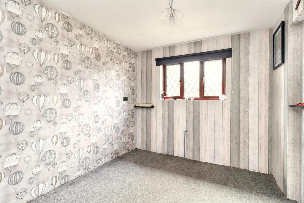 Additional property image - Popular cul de sac location in Clevedon