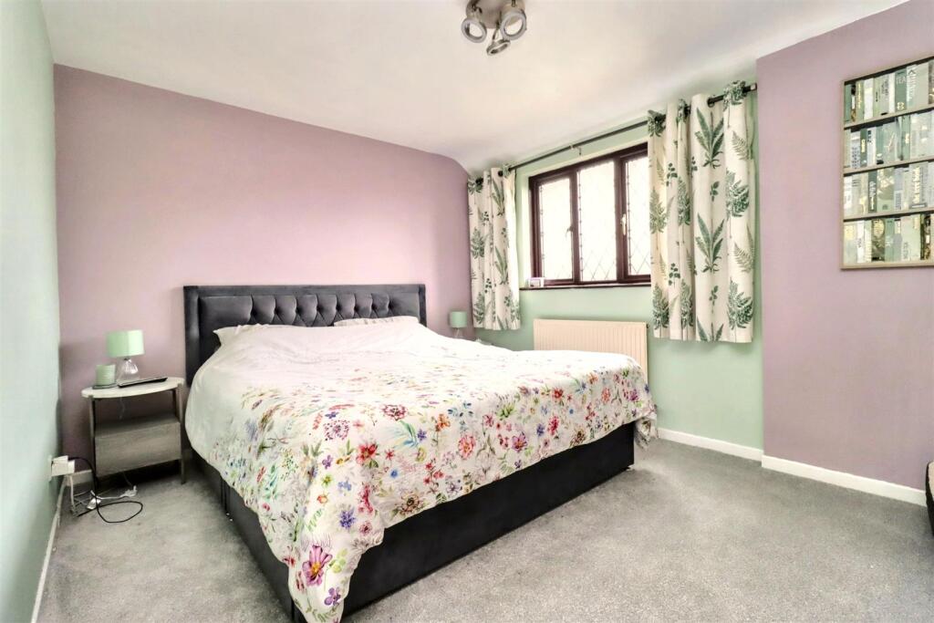 Additional property image - Popular cul de sac location in Clevedon