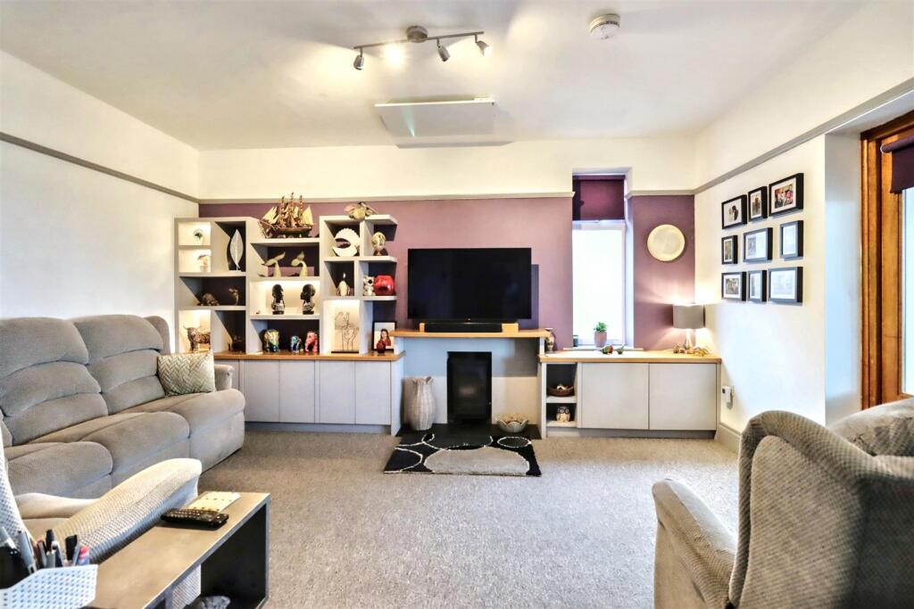 Additional property image - Nestled along a much admired Road in Upper Clevedon.