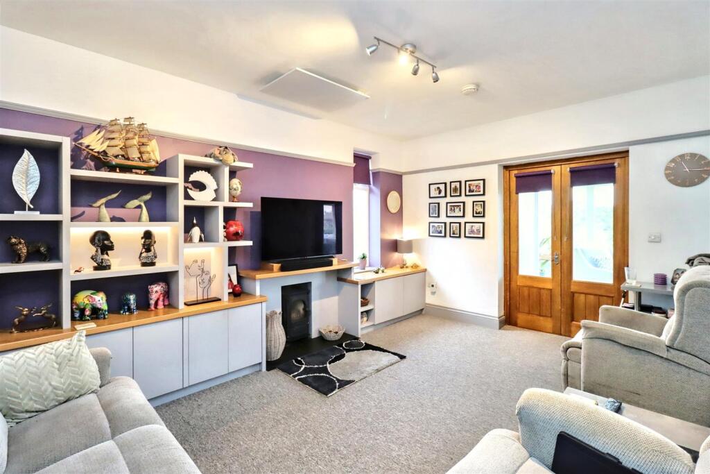 Additional property image - Nestled along a much admired Road in Upper Clevedon.