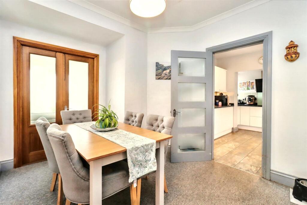 Additional property image - Nestled along a much admired Road in Upper Clevedon.