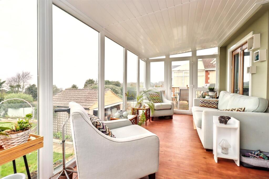 Additional property image - Nestled along a much admired Road in Upper Clevedon.