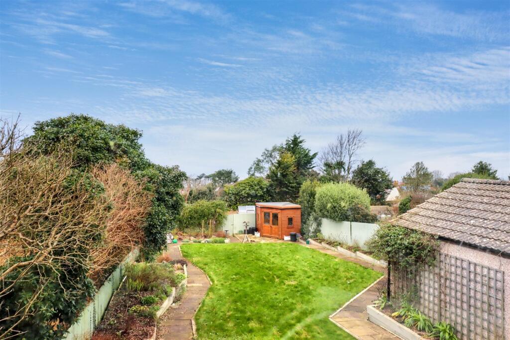 Additional property image - Nestled along a much admired Road in Upper Clevedon.