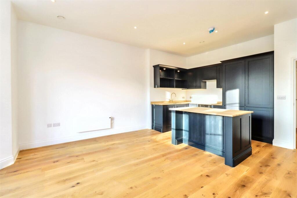 Additional property image - Modern luxury in a prestigious coastal location