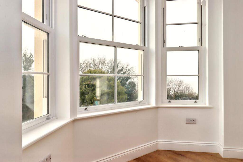 Additional property image - Modern luxury in a prestigious coastal location