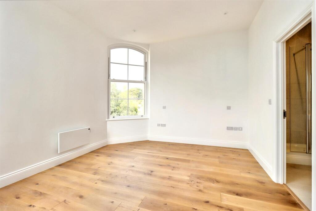 Additional property image - Modern luxury in a prestigious coastal location