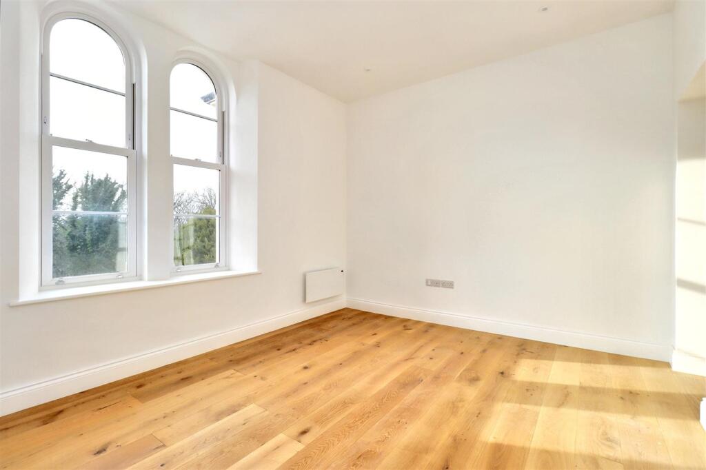 Additional property image - Modern luxury in a prestigious coastal location