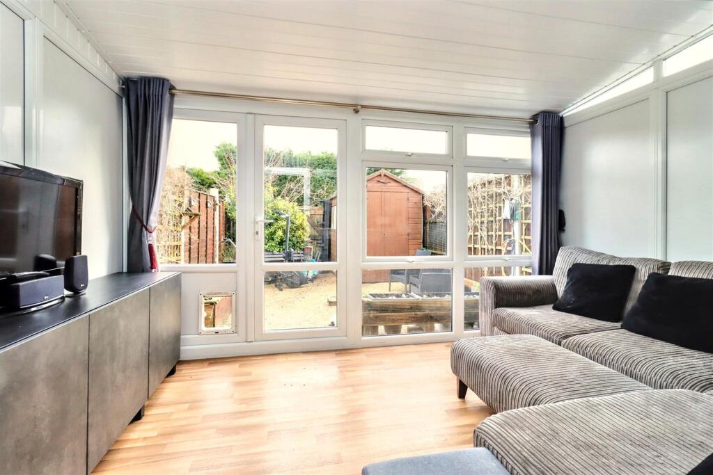 Additional property image - Cul se sac close to lovely walks in Clevedon