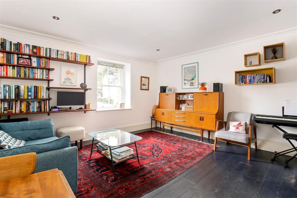 Additional property image - Overlooking the wonderful Hill Road, Clevedon