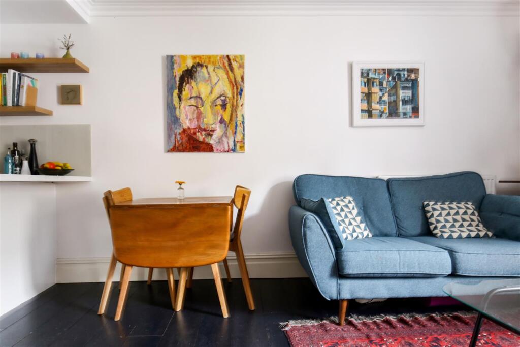 Additional property image - Overlooking the wonderful Hill Road, Clevedon