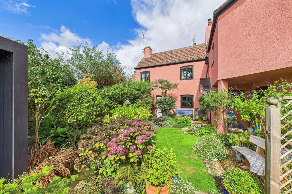 Main image of property: Found in the West End of Nailsea