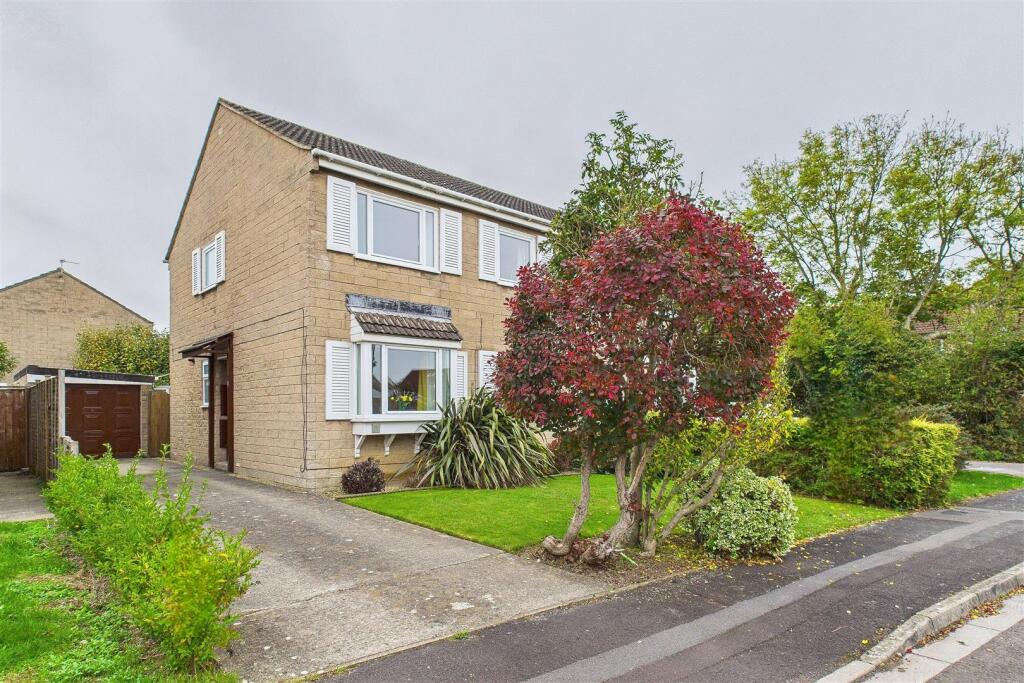 Main image of property: Quiet cul-de-sac position in Clevedon