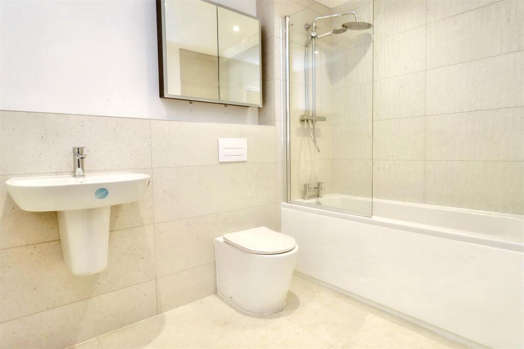 Additional property image - Modern luxury in a prestigious coastal location