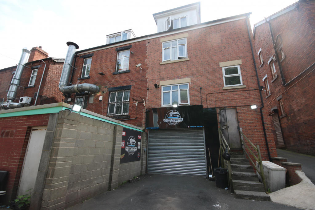 Commercial property for sale in Roundhay Road, Leeds, West Yorkshire, LS8