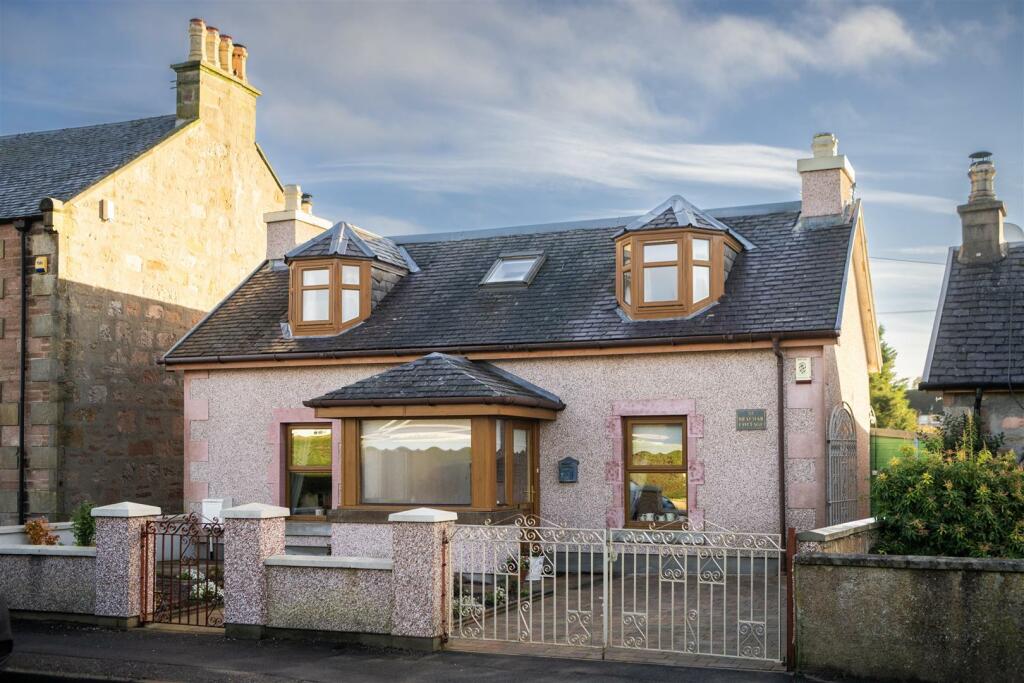 4 bedroom detached house for sale in Ballifeary Road, Inverness, IV3