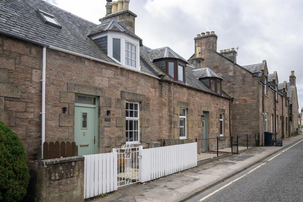 Main image of property: 35 Celt Street, Inverness, IV3 5JD