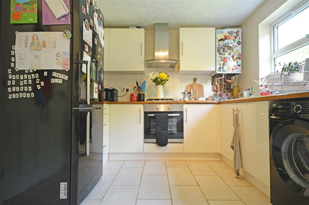 SemiDetached to rent on Speyside Court, Orton Southgate, Peterborough