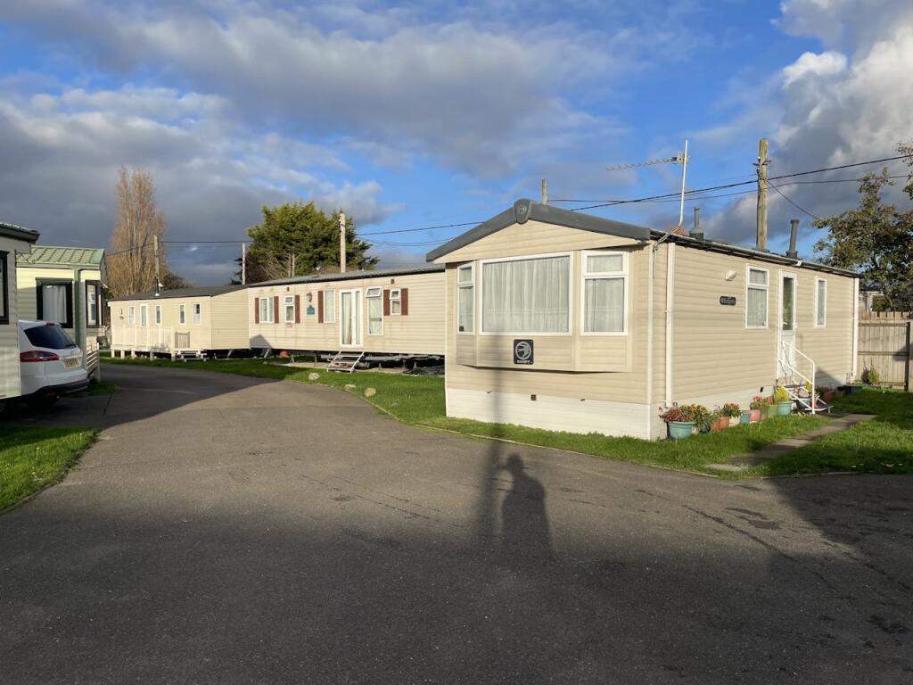 Additional property image - Pretoria Caravan Park, Point Clear, St Osyth, Clacton on Sea, CO16 8NG